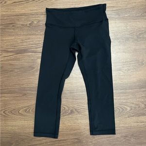 Lulu lemon black cropped leggings size 6